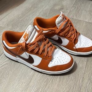 NIKE DUNKS